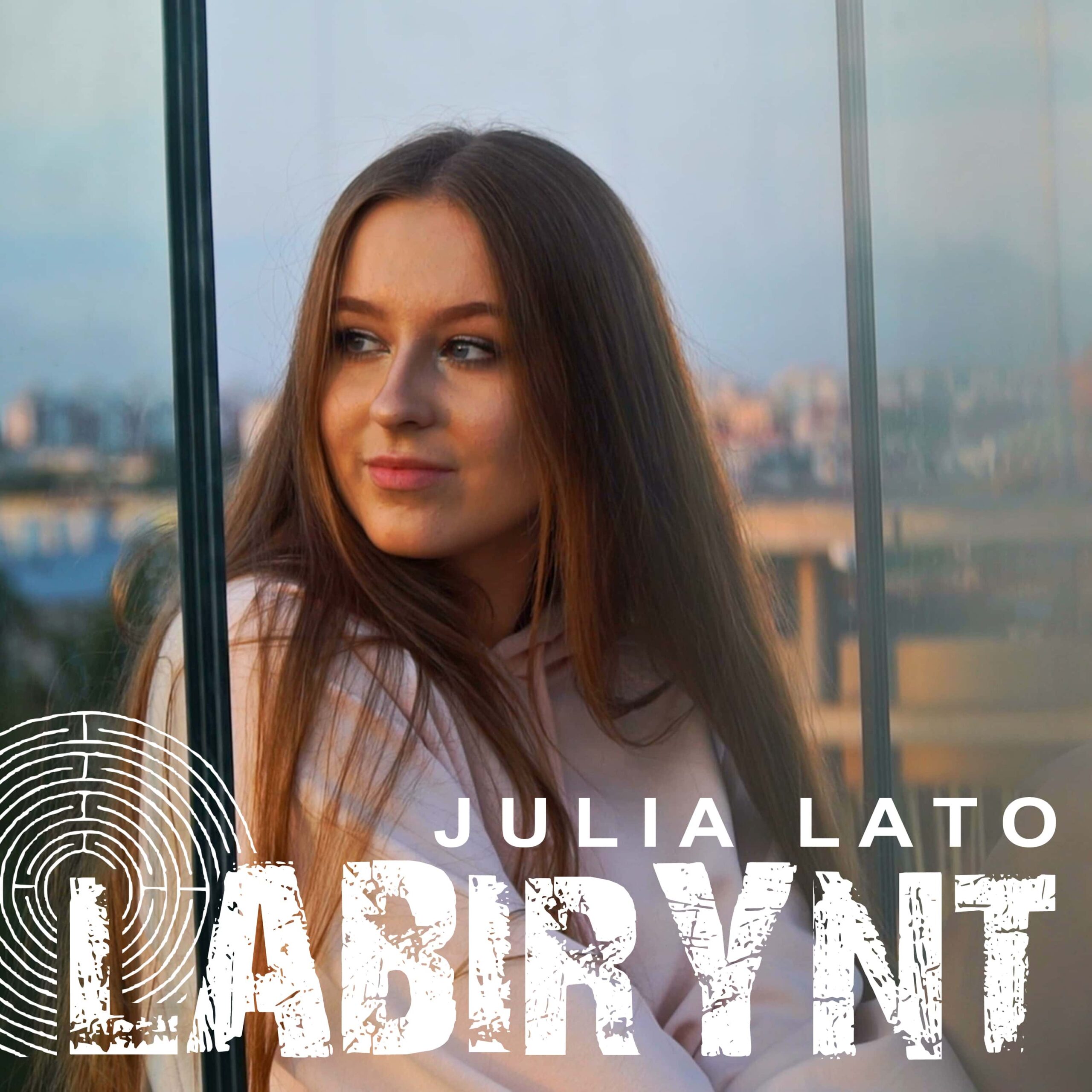 Julia Lato wraca z nowym singlem!